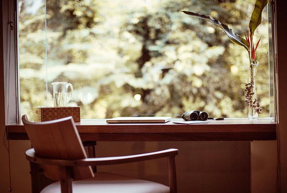 cl_jr bungalow-desk_samuel melim.jpg