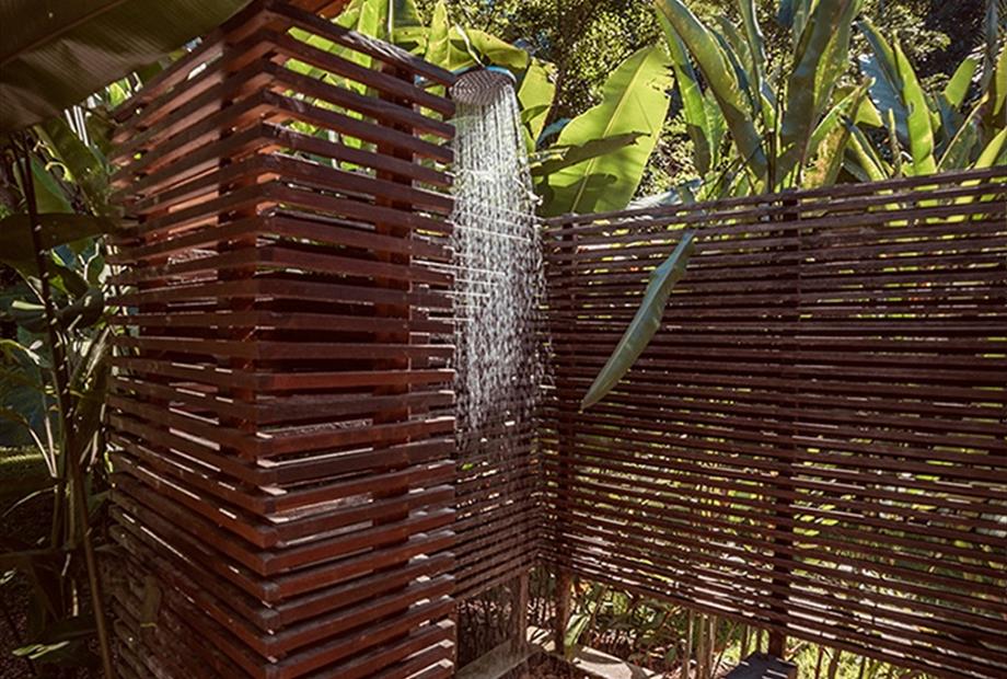 cl_jr bungalow-outdoor shower3_samuel melim.jpg