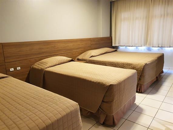 39  apto quadruplo ou casal + 02 superior.jpg