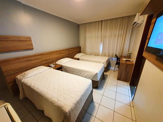 34 apto triplo ou casal  01 superior.jpg