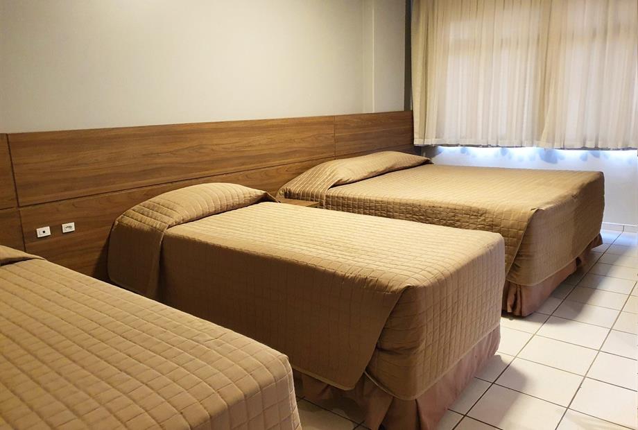 39  apto quadruplo ou casal + 02 superior.jpg