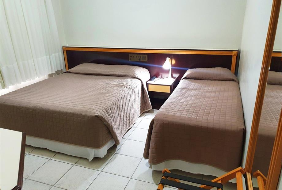 18 apto casal + 01 (triplo) standard.jpg