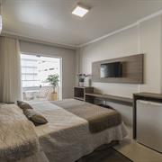 Quarto duplo/casal superior com sacada