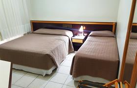 Quarto triplo/casal + 01 standard do HOTEL GUMZ