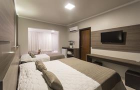 Quarto quadruplo/casal + 02 superior plus do HOTEL GUMZ