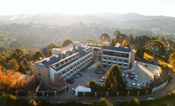 01. fachada drone wanderlust.jpg