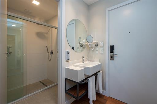 19. quarto banheiro.jpg