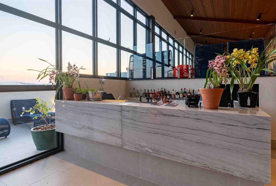 44. lazer bar 01 (1).jpg