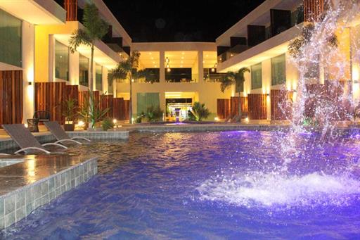 piscina  cascata.jpg