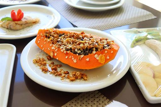 café da manhã - pratos decorados - mamão.jpg