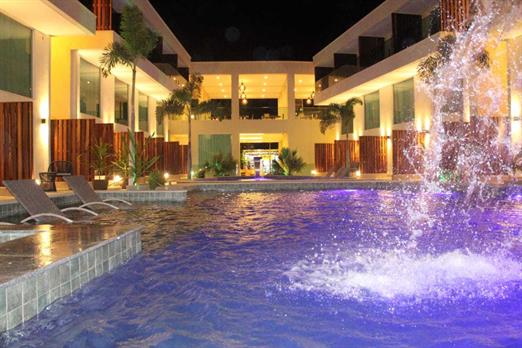 piscina  cascata.jpg