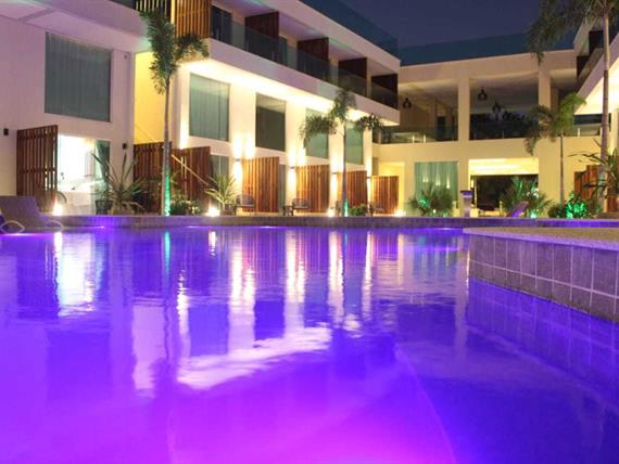 piscinas vista varandas.jpg