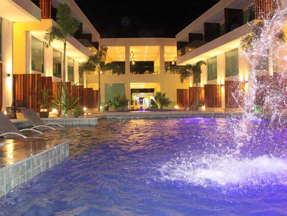 piscina  cascata.jpg