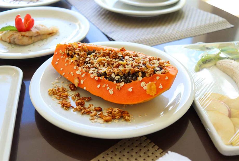 café da manhã - pratos decorados - mamão.jpg