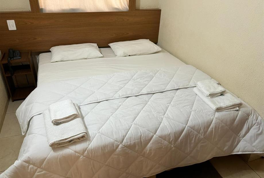casal colcha branca.jpeg