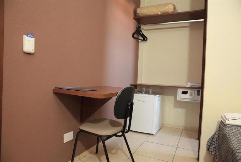 Quarto com Cama de Casal ou 2 de Solteiro-2.jpg