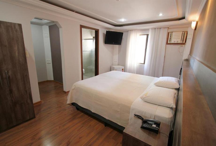 Quarto com Cama King-size-1.jpg