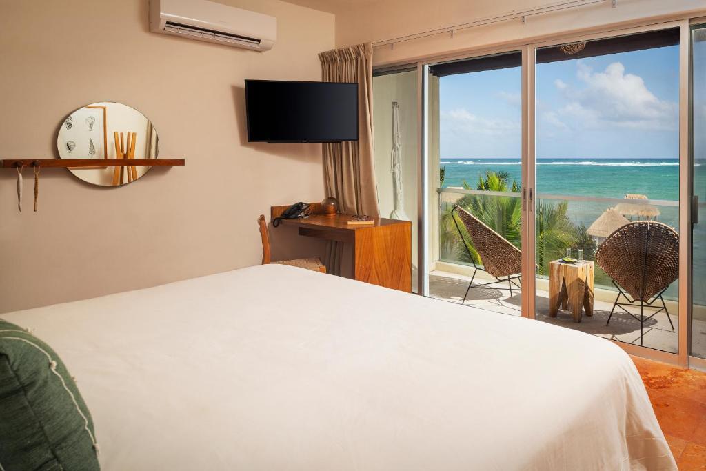 King Beachfront - Quarto com Cama King-size e Vista do Mar-12.jpg