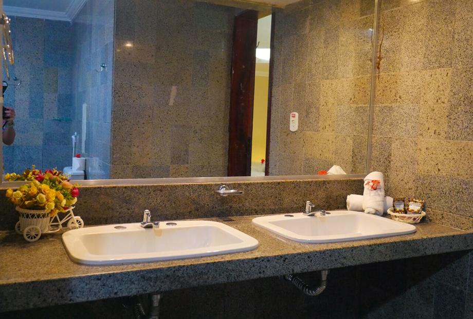 banheiro suíte casal + solteiro.jpg