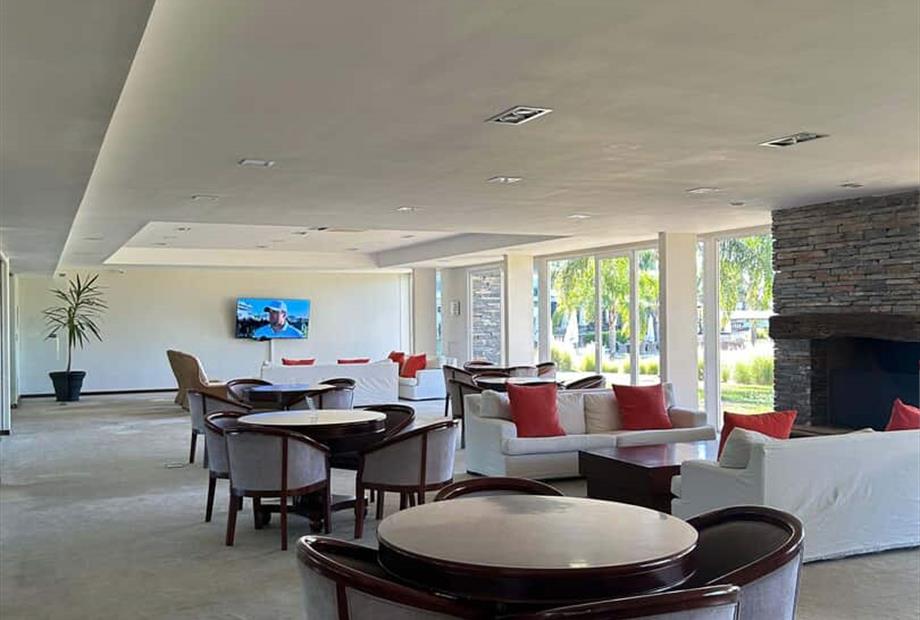 sala de adultos3.jpg