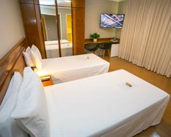 Luxo com 2 Camas de Solteiro