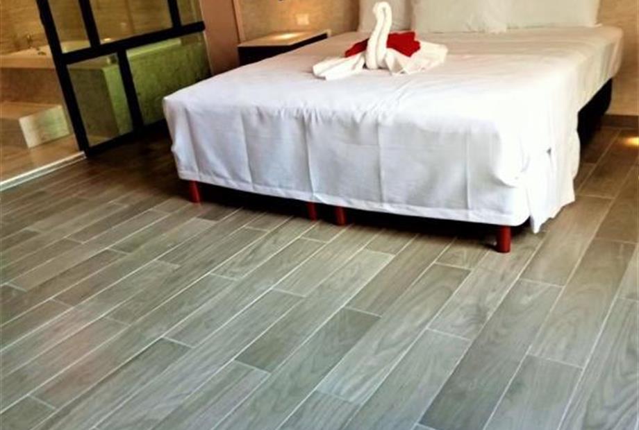 Suíte Deluxe com Banheira de Hidromassagem-2.jpg