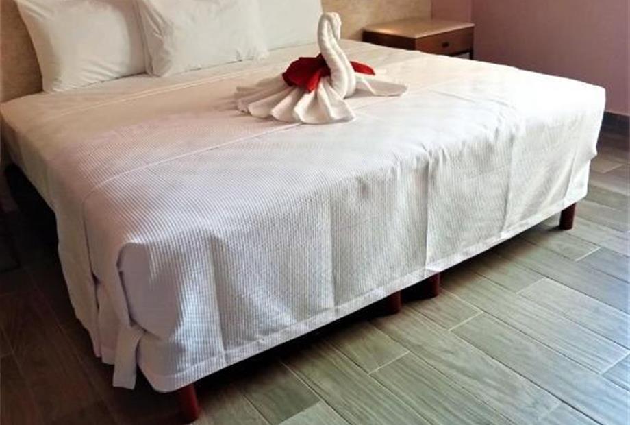 Suíte Deluxe com Banheira de Hidromassagem-7.jpg