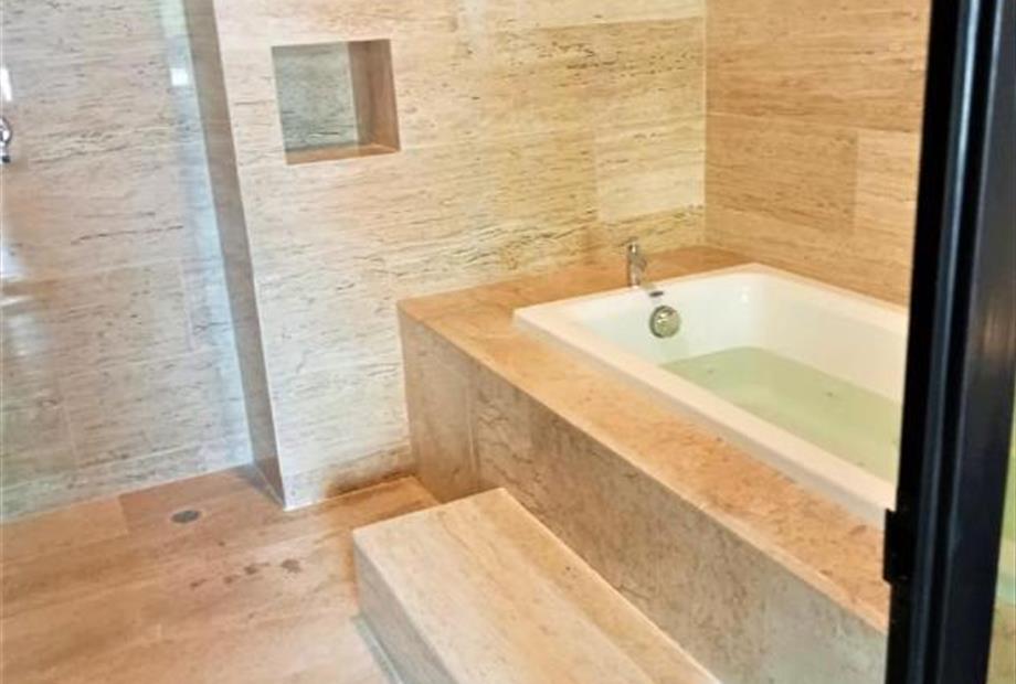 Suíte Deluxe com Banheira de Hidromassagem-8.jpg