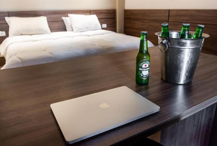 Suíte com Banheira de Hidromassagem-5.jpg