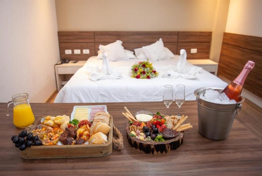 Suíte com Banheira de Hidromassagem-10.jpg