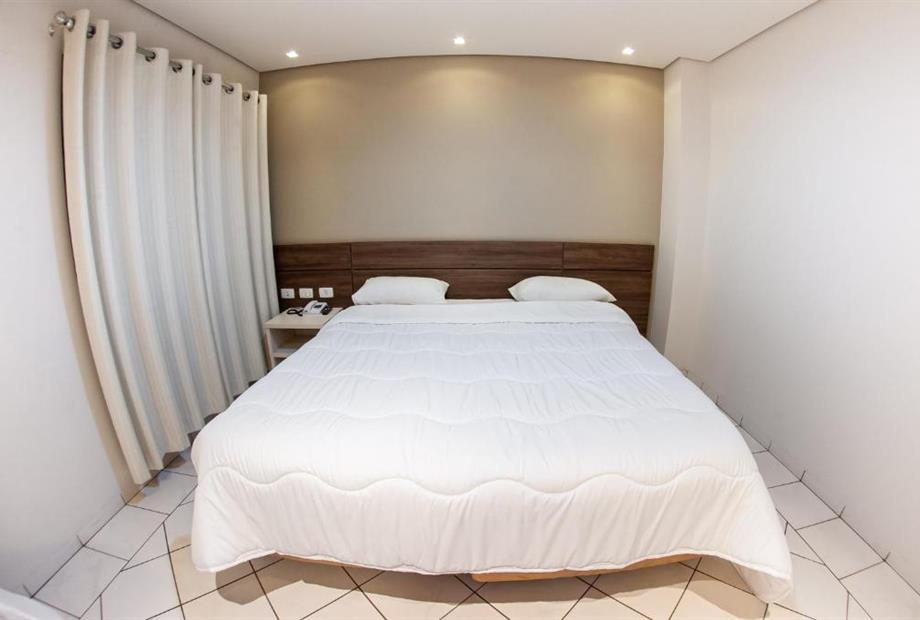 Quarto Duplo com Cama de Casal-1.jpg