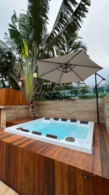 jacuzzi_3992.jpeg