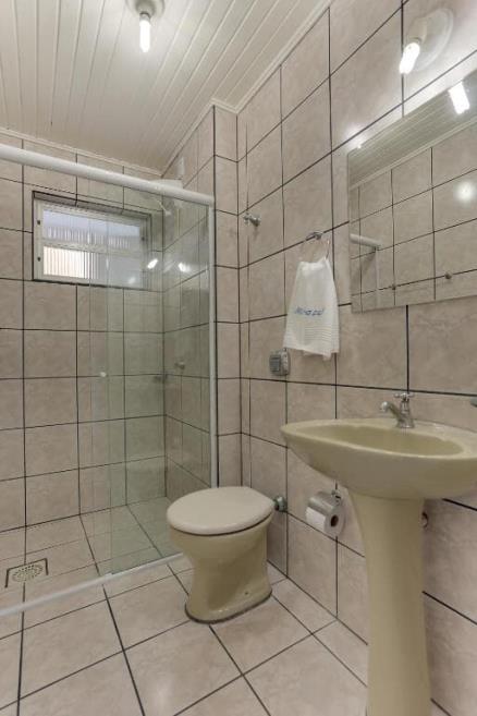 banheiro marazul apto.jpg