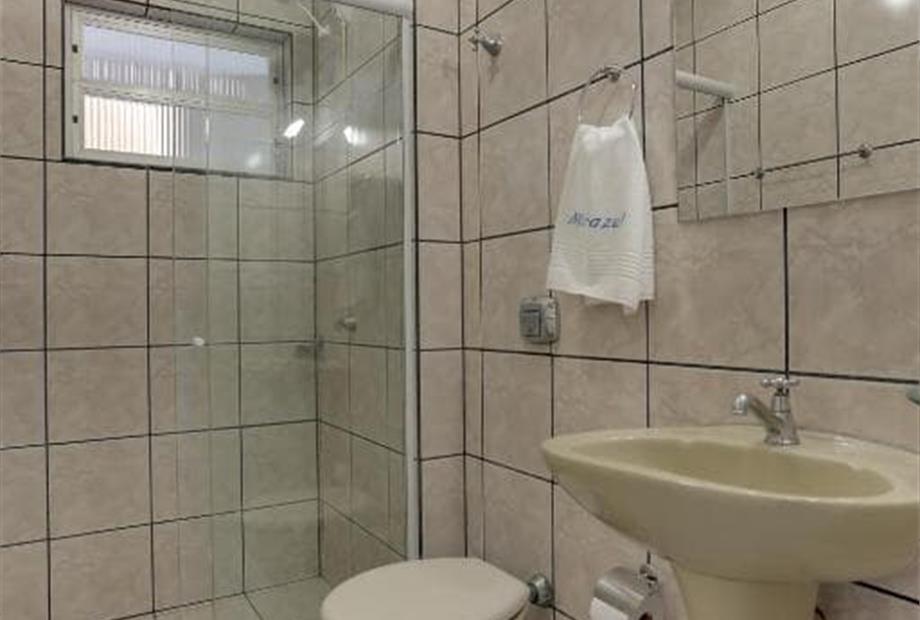 banheiro marazul apto.jpg