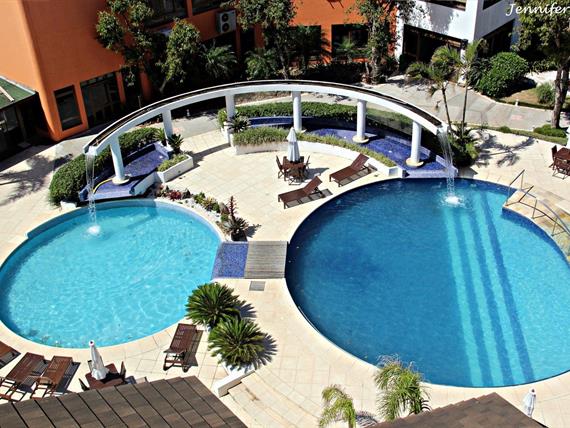 piscinas externas.jpg