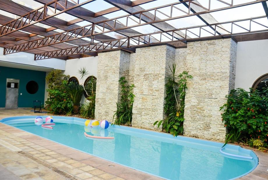 piscina interna.jpg