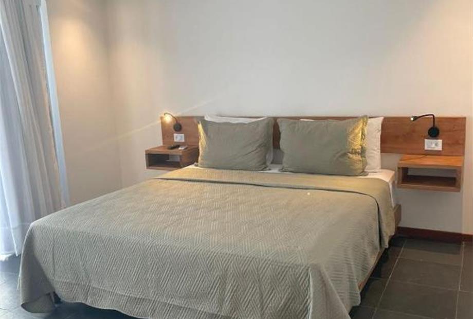 Suíte Júnior com Varanda-4.jpg