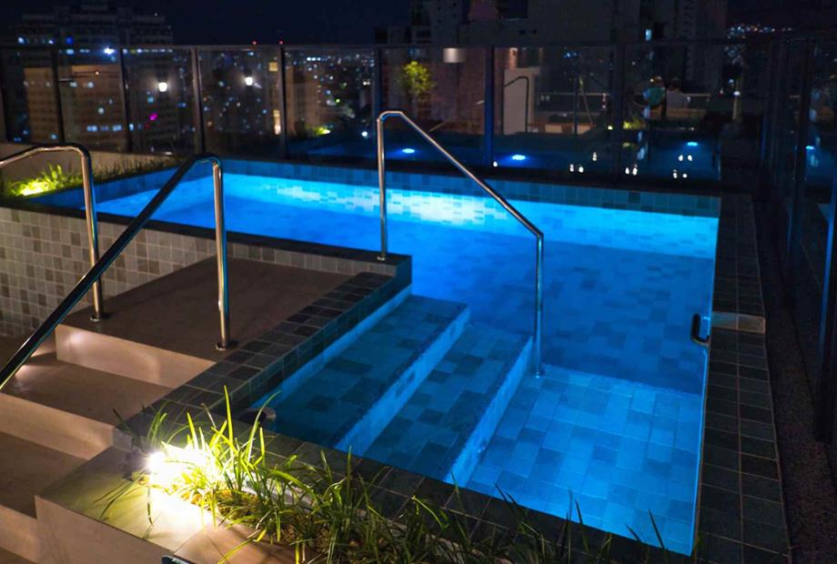 piscina noite (3)-compressed.jpg