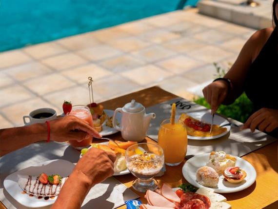 cópia de piscina com ia sem colher.jpg