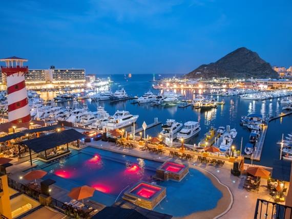 sky_p_ alberca noche 1.jpg