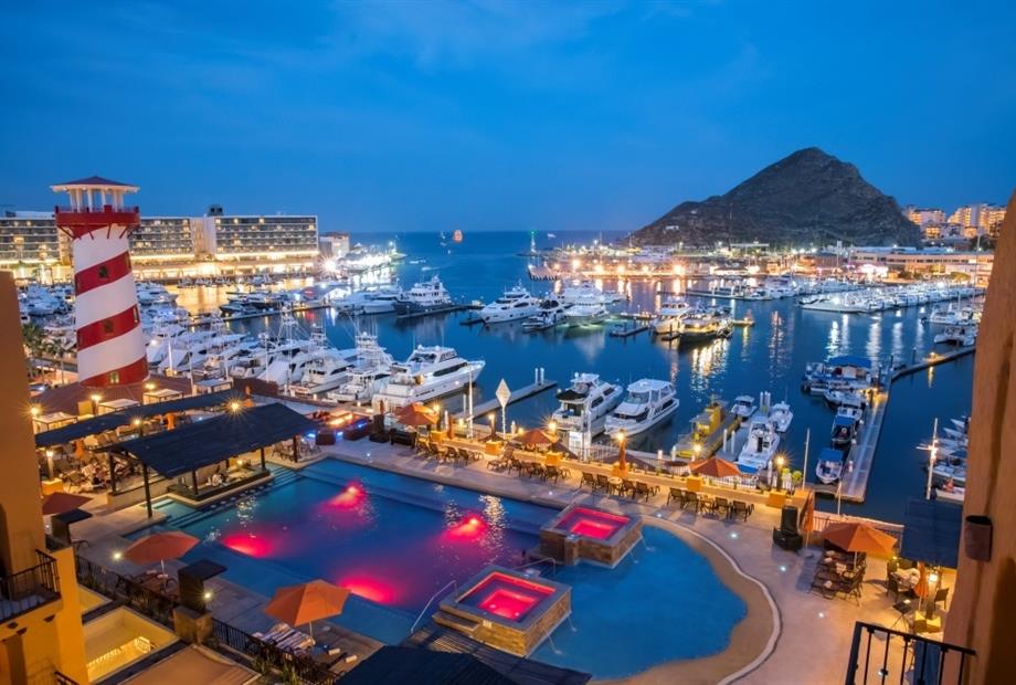 sky_p_ alberca noche 1.jpg