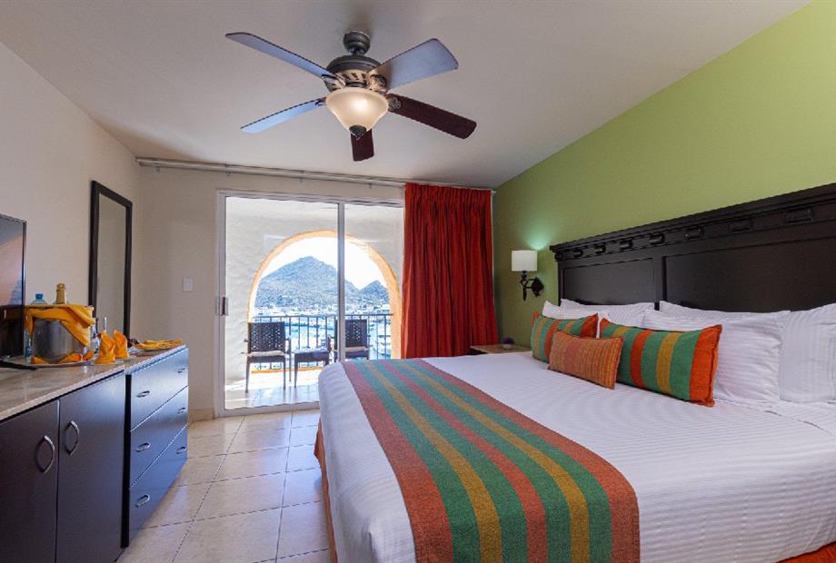 junior suite king-02.jpg