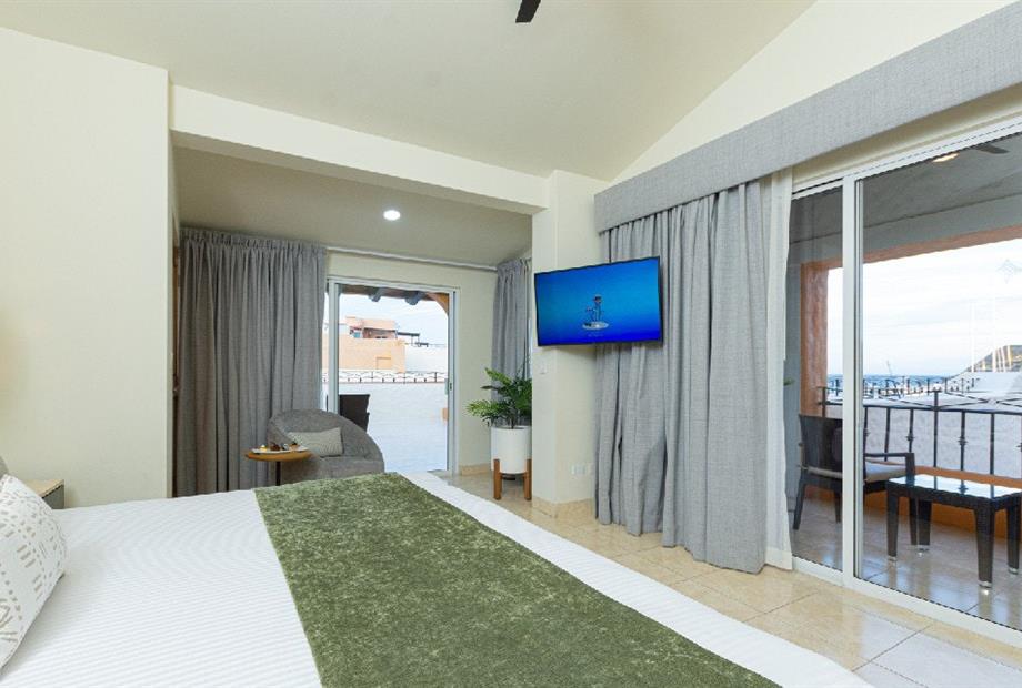 deluxe master suite-04.jpg