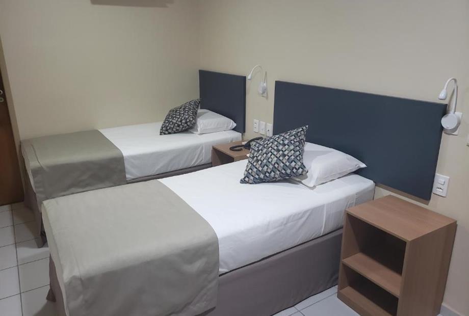Quarto Econômico com 2 Camas de Solteiro-4.jpg