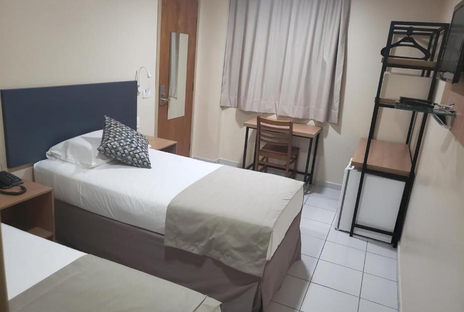 Quarto Econômico com 2 Camas de Solteiro-5.jpg
