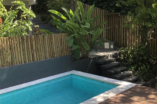 pool omni_lowres.jpg