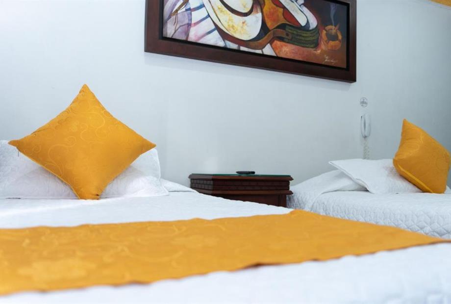 Quarto Standard com 2 Camas de Solteiro-6.jpg