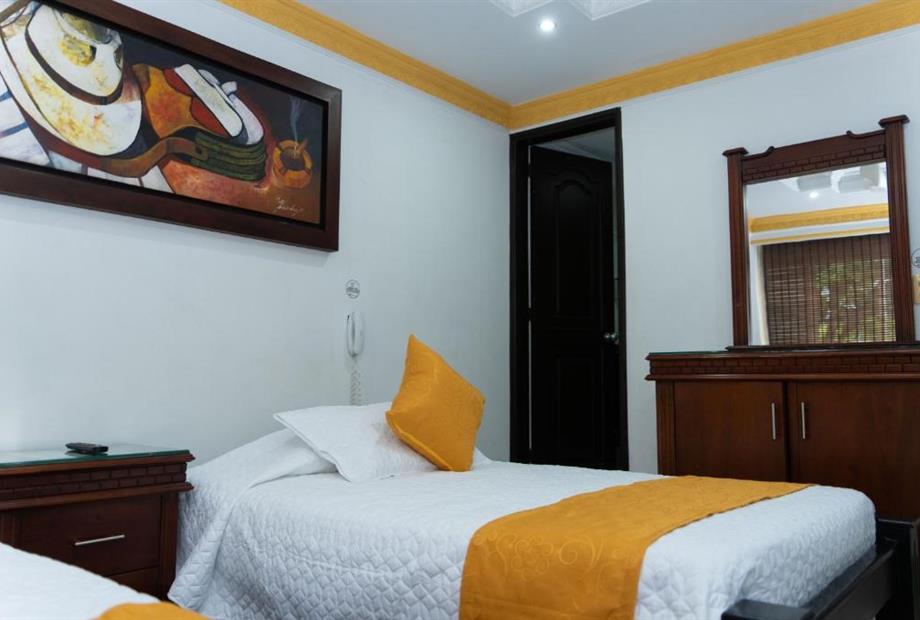 Quarto Standard com 2 Camas de Solteiro-7.jpg