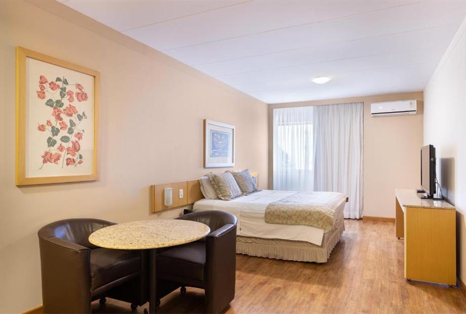 Quarto Duplo de Luxo com Cama de Casal-1.jpg