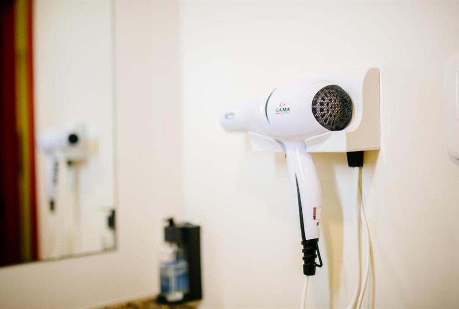 Quarto Luxo com 2 Camas de Solteiro-3.jpg